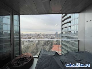Продается <a class='adt__geo' href='/nerukhomist/prodazh-kvartyr-budynkiv/kvartyry/kyiv-misto/q-3-кімнатні/'>3 кімнати</a>-комнатная квартира