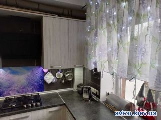 Продажа <a class='adt__geo' href='/nerukhomist/prodazh-kvartyr-budynkiv/kvartyry/kyivska-oblast/q-3-кімнатні/'>3 кімнати</a>-комнатной квартиры