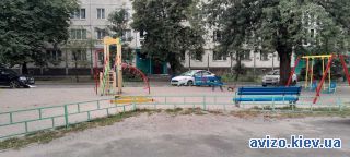 <a class='adt__geo' href='/nerukhomist/prodazh-kvartyr-budynkiv/kimnaty/kyiv-misto/q-1-кімнатні/'>1 кімната</a>-комнатная комната