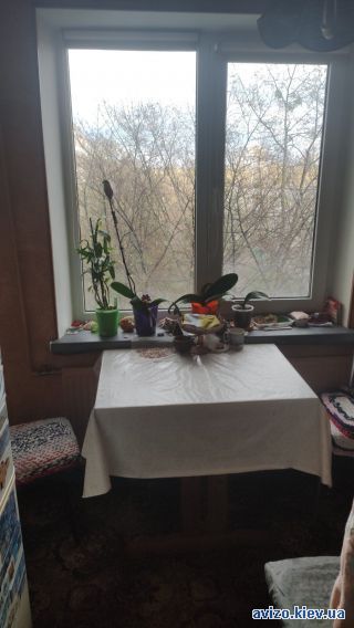 Продам 1-о к. в хорошому жилому стані за 10 хв.від метро
