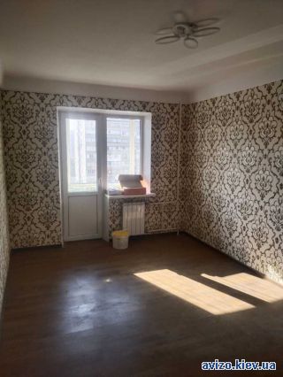 Продам <a class='adt__geo' href='/nerukhomist/prodazh-kvartyr-budynkiv/kvartyry/kyiv-misto/q-3-кімнатні/'>3 кімнати</a>-комнатную квартиру