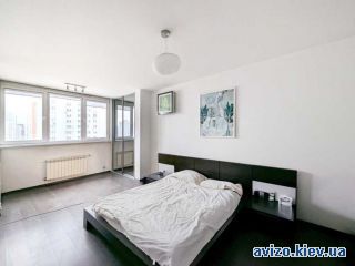 <a class='adt__geo' href='/nerukhomist/prodazh-kvartyr-budynkiv/kvartyry/kyiv-misto/q-2-кімнатні/'>2 кімнати</a>-комнатная квартира