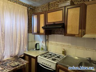 Сдается <a class='adt__geo' href='/nerukhomist/orenda-kvartyr-budynkiv/kvartyry/kyiv-misto/q-3-кімнатні/'>3 кімнати</a>-комнатная квартира