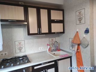 Сдаю <a class='adt__geo' href='/nerukhomist/orenda-kvartyr-budynkiv/kvartyry/kyiv-misto/q-2-кімнатні/'>2 кімнати</a>-комнатную квартиру, ст.м. Черниговская
