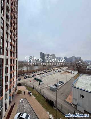 Сдаю <a class='adt__geo' href='/nerukhomist/orenda-kvartyr-budynkiv/kvartyry/kyiv-misto/q-3-кімнатні/'>3 кімнати</a>-комнатную квартиру