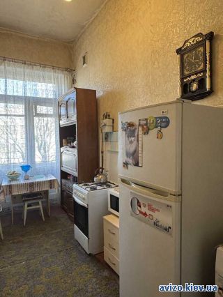 Продается <a class='adt__geo' href='/nerukhomist/prodazh-kvartyr-budynkiv/kvartyry/kyiv-misto/q-3-кімнатні/'>3 кімнати</a>-комнатная квартира, ст.м. Арсенальная