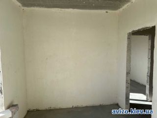<a class='adt__geo' href='/nerukhomist/prodazh-kvartyr-budynkiv/kvartyry/kyivska-oblast/q-1-кімнатні/'>1 кімната</a>-комнатная квартира, Белогородка