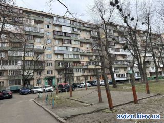 Продаю <a class='adt__geo' href='/nerukhomist/prodazh-kvartyr-budynkiv/kvartyry/kyiv-misto/q-1-кімнатні/'>1 кімната</a>-комнатную квартиру, ст.м. Черниговская