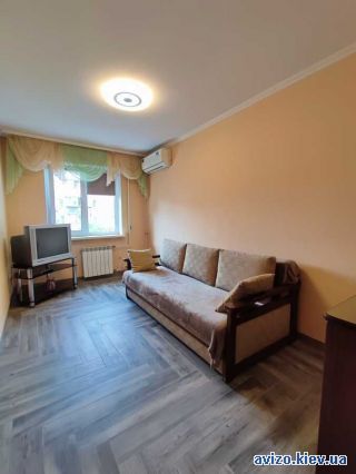 Посуточная аренда <a class='adt__geo' href='/nerukhomist/podobova-orenda-kvartyr-budynkiv/kvartyry/kyiv-misto/q-2-кімнатні/'>2 кімнати</a>-комнатной квартиры