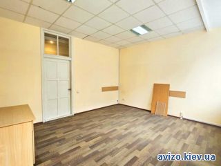 Сдаю <a class='adt__geo' href='/nerukhomist/orenda-kvartyr-budynkiv/kvartyry/kyiv-misto/q-4-кімнатні/'>4 кімнати</a>-комнатную квартиру, ст.м. Дворец Украина