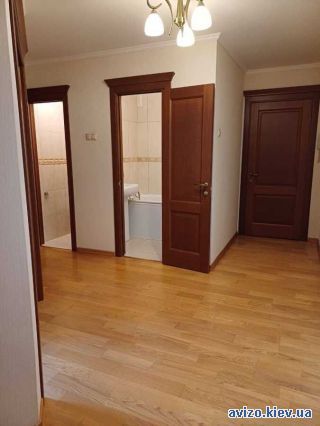 Продаю <a class='adt__geo' href='/nerukhomist/prodazh-kvartyr-budynkiv/kvartyry/kyiv-misto/q-3-кімнатні/'>3 кімнати</a>-комнатную квартиру, ст.м. Оболонь