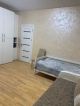 Продажа <a class="adt__geo" href="/nerukhomist/prodazh-kvartyr-budynkiv/kvartyry/kyivska-oblast/q-3-кімнатні/">3 кімнати</a>-комнатной квартиры, Гатное