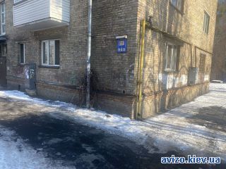 Продаю <a class='adt__geo' href='/nerukhomist/prodazh-kvartyr-budynkiv/kvartyry/kyiv-misto/q-2-кімнатні/'>2 кімнати</a>-комнатную квартиру, ст.м. Шулявская