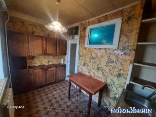 Продам <a class='adt__geo' href='/nerukhomist/prodazh-kvartyr-budynkiv/kvartyry/kyiv-misto/q-3-кімнатні/'>3 кімнати</a>-комнатную квартиру, ст.м. Дарница