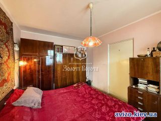 Продается <a class='adt__geo' href='/nerukhomist/prodazh-kvartyr-budynkiv/kvartyry/kyiv-misto/q-3-кімнатні/'>3 кімнати</a>-комнатная квартира