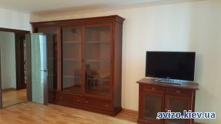 Аренда <a class='adt__geo' href='/nerukhomist/orenda-kvartyr-budynkiv/kvartyry/kyiv-misto/q-4-кімнатні/'>4 кімнати</a>-комнатной квартиры, ст.м. Выдубичи