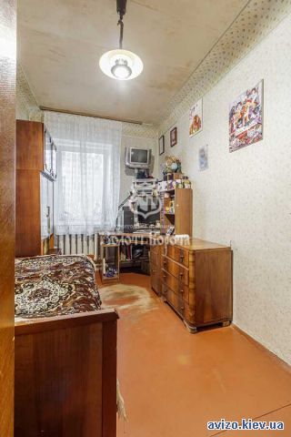 <a class='adt__geo' href='/nerukhomist/prodazh-kvartyr-budynkiv/kvartyry/kyiv-misto/q-3-кімнатні/'>3 кімнати</a>-комнатная квартира, ст.м. Нивки