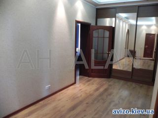 Сдаю <a class='adt__geo' href='/nerukhomist/orenda-kvartyr-budynkiv/kvartyry/kyiv-misto/q-3-кімнатні/'>3 кімнати</a>-комнатную квартиру