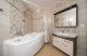 Сдаю <a class="adt__geo" href="/nerukhomist/orenda-kvartyr-budynkiv/kvartyry/kyiv-misto/q-4-кімнатні/">4 кімнати</a>-комнатную квартиру