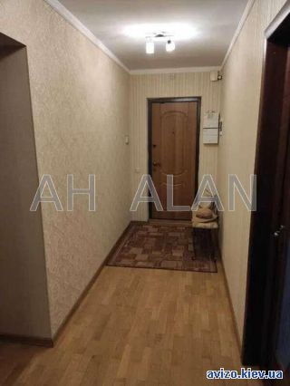 Сдаю <a class='adt__geo' href='/nerukhomist/orenda-kvartyr-budynkiv/kvartyry/kyiv-misto/q-3-кімнатні/'>3 кімнати</a>-комнатную квартиру, ст.м. Демиевская