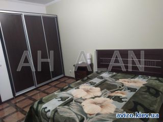 Сдается <a class='adt__geo' href='/nerukhomist/orenda-kvartyr-budynkiv/kvartyry/kyiv-misto/q-2-кімнатні/'>2 кімнати</a>-комнатная квартира, ст.м. Демиевская