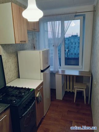 Сдам <a class='adt__geo' href='/nerukhomist/orenda-kvartyr-budynkiv/kvartyry/kyiv-misto/q-1-кімнатні/'>1 кімната</a>-комнатную квартиру