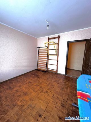 Продажа <a class='adt__geo' href='/nerukhomist/prodazh-kvartyr-budynkiv/kvartyry/kyivska-oblast/q-3-кімнатні/'>3 кімнати</a>-комнатной квартиры, Борисполь