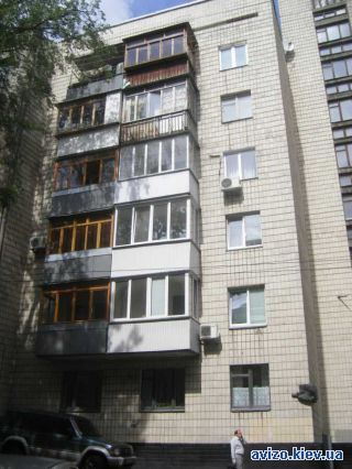 Продам <a class='adt__geo' href='/nerukhomist/prodazh-kvartyr-budynkiv/kvartyry/kyiv-misto/q-3-кімнатні/'>3 кімнати</a>-комнатную квартиру, ст.м. Житомирская