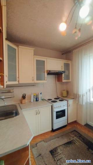 Продам 2к кв Закревського, 17, Троєщина