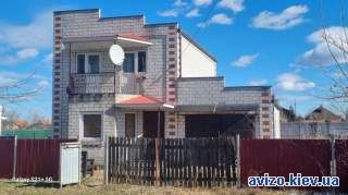 Продам 2 єт. кирпичній дом 130 кв.м. в с.Осещина,8 соток земли