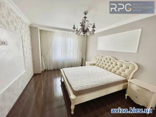Сдаю <a class='adt__geo' href='/nerukhomist/orenda-kvartyr-budynkiv/kvartyry/kyiv-misto/q-4-кімнатні/'>4 кімнати</a>-комнатную квартиру