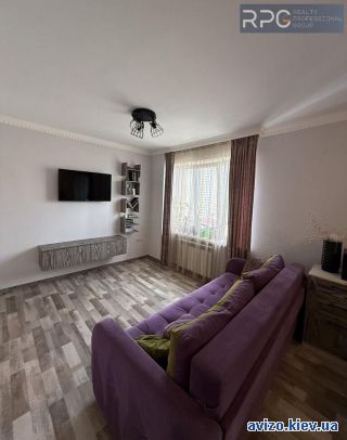 Продаю <a class='adt__geo' href='/nerukhomist/prodazh-kvartyr-budynkiv/kvartyry/kyiv-misto/q-2-кімнатні/'>2 кімнати</a>-комнатную квартиру, ст.м. Академгородок