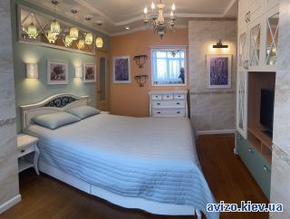 Сдам <a class='adt__geo' href='/nerukhomist/orenda-kvartyr-budynkiv/kvartyry/kyiv-misto/q-3-кімнатні/'>3 кімнати</a>-комнатную квартиру, ст.м. Печерская