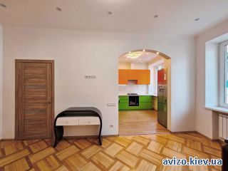 Продам <a class='adt__geo' href='/nerukhomist/prodazh-kvartyr-budynkiv/kvartyry/kyiv-misto/q-3-кімнатні/'>3 кімнати</a>-комнатную квартиру, ст.м. Печерская