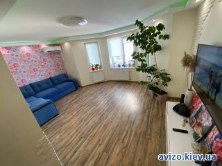 <a class='adt__geo' href='/nerukhomist/prodazh-kvartyr-budynkiv/kvartyry/kyivska-oblast/q-2-кімнатні/'>2 кімнати</a>-комнатная квартира