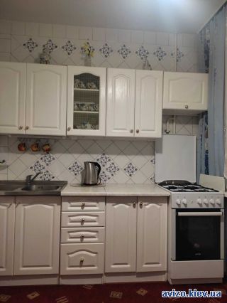Сдам <a class='adt__geo' href='/nerukhomist/orenda-kvartyr-budynkiv/kvartyry/kyiv-misto/q-2-кімнатні/'>2 кімнати</a>-комнатную квартиру