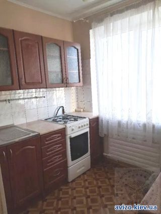 Продается <a class='adt__geo' href='/nerukhomist/prodazh-kvartyr-budynkiv/kvartyry/kyiv-misto/q-3-кімнатні/'>3 кімнати</a>-комнатная квартира