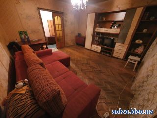 Продажа <a class='adt__geo' href='/nerukhomist/prodazh-kvartyr-budynkiv/kvartyry/kyiv-misto/q-3-кімнатні/'>3 кімнати</a>-комнатной квартиры, ст.м. Дорогожичи