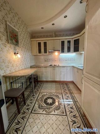 <a class='adt__geo' href='/nerukhomist/prodazh-kvartyr-budynkiv/kvartyry/kyiv-misto/q-2-кімнатні/'>2 кімнати</a>-комнатная квартира, ст.м. Ипподром