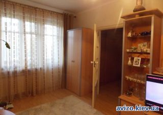 Продаю <a class='adt__geo' href='/nerukhomist/prodazh-kvartyr-budynkiv/kvartyry/kyiv-misto/q-2-кімнатні/'>2 кімнати</a>-комнатную квартиру, ст.м. Демиевская