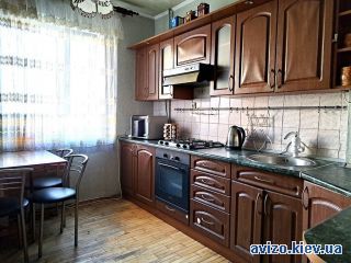 Продажа <a class='adt__geo' href='/nerukhomist/prodazh-kvartyr-budynkiv/kvartyry/kyiv-misto/q-3-кімнатні/'>3 кімнати</a>-комнатной квартиры