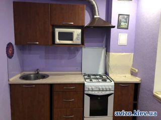 Продам <a class='adt__geo' href='/nerukhomist/prodazh-kvartyr-budynkiv/kvartyry/kyiv-misto/q-1-кімнатні/'>1 кімната</a>-комнатную квартиру