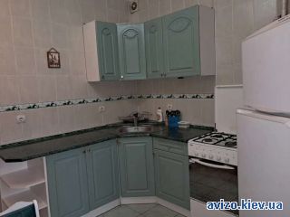 Сдается <a class='adt__geo' href='/nerukhomist/orenda-kvartyr-budynkiv/kvartyry/kyiv-misto/q-1-кімнатні/'>1 кімната</a>-комнатная квартира, ст.м. Левобережная
