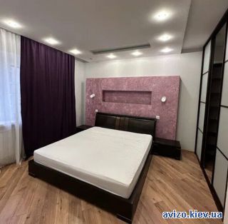 Продам <a class='adt__geo' href='/nerukhomist/prodazh-kvartyr-budynkiv/kvartyry/kyiv-misto/q-3-кімнатні/'>3 кімнати</a>-комнатную квартиру, ст.м. Позняки