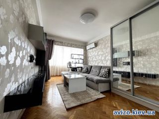 Сдам <a class='adt__geo' href='/nerukhomist/orenda-kvartyr-budynkiv/kvartyry/kyiv-misto/q-2-кімнатні/'>2 кімнати</a>-комнатную квартиру
