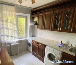 Аренда <a class='adt__geo' href='/nerukhomist/orenda-kvartyr-budynkiv/kvartyry/kyiv-misto/q-2-кімнатні/'>2 кімнати</a>-комнатной квартиры, ст.м. Лесная