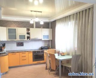 <a class='adt__geo' href='/nerukhomist/prodazh-kvartyr-budynkiv/kvartyry/kyiv-misto/q-3-кімнатні/'>3 кімнати</a>-комнатная квартира