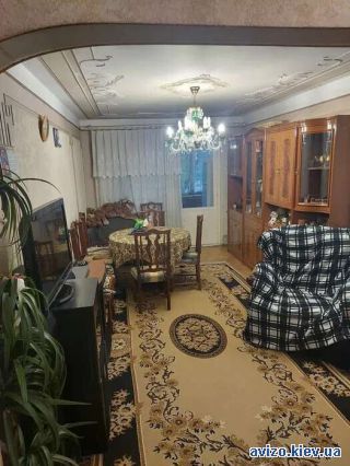 Продаю <a class='adt__geo' href='/nerukhomist/prodazh-kvartyr-budynkiv/kvartyry/kyiv-misto/q-3-кімнатні/'>3 кімнати</a>-комнатную квартиру, ст.м. Черниговская