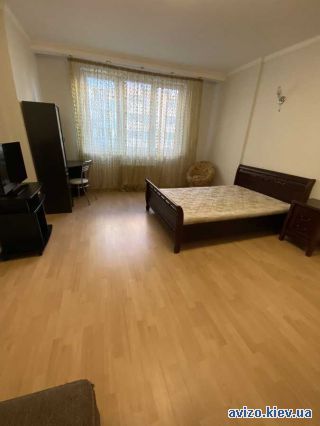 Сдаю <a class='adt__geo' href='/nerukhomist/orenda-kvartyr-budynkiv/kvartyry/kyiv-misto/q-1-кімнатні/'>1 кімната</a>-комнатную квартиру