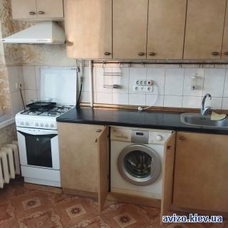 Сдается <a class='adt__geo' href='/nerukhomist/orenda-kvartyr-budynkiv/kvartyry/kyiv-misto/q-2-кімнатні/'>2 кімнати</a>-комнатная квартира